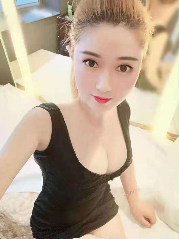 红山实惠卸货的御姐